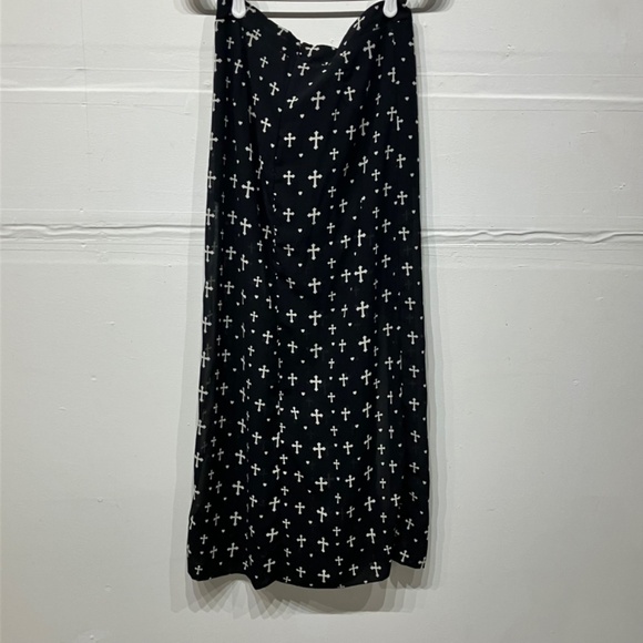 Cross and Hearts black and white maxi skort - Picture 5 of 6